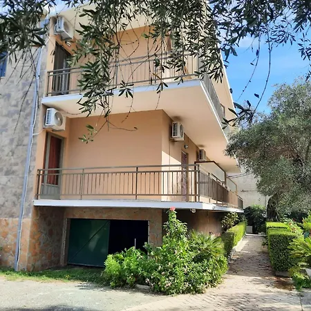 Maria Apartment Ýpsos